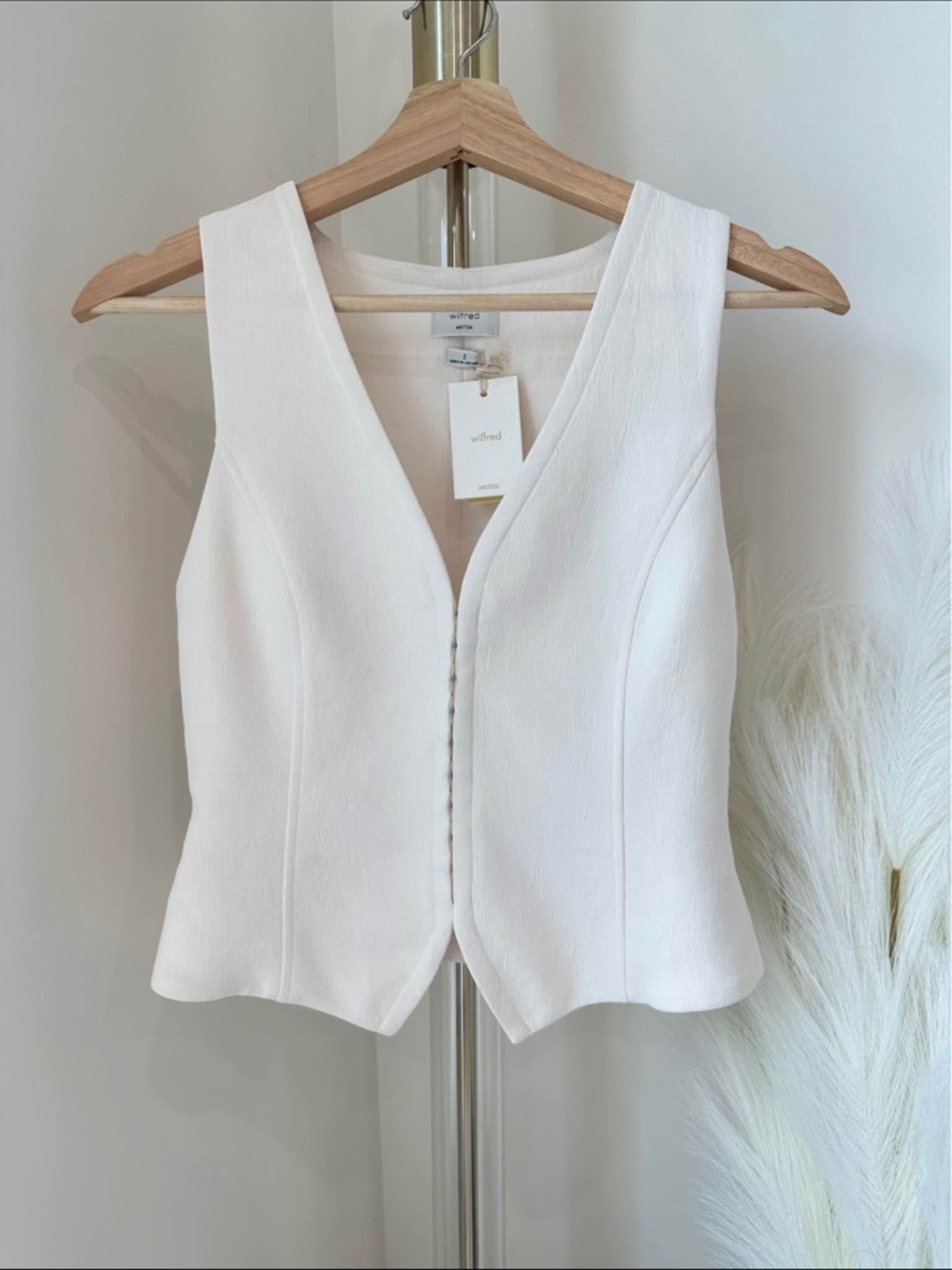 Aritzia Attire Vest Size 2 NWT